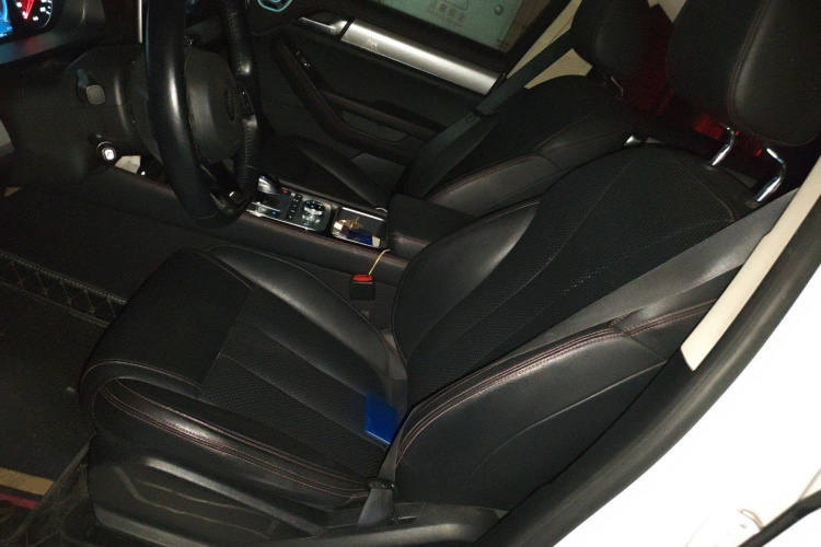 比亚迪 唐新能源 2018款 DM 2.0T 全时四驱智联创睿型 7座 国V局部细节19