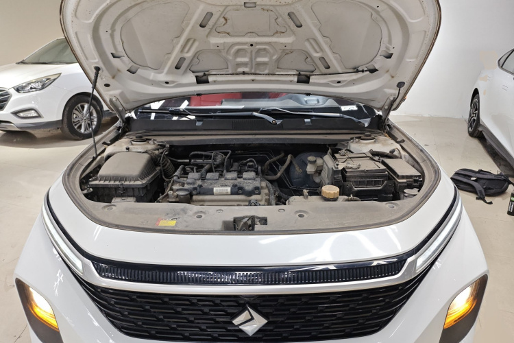 宝骏RC-5 2020款 1.5L 手动智耀精英型机舱底盘24