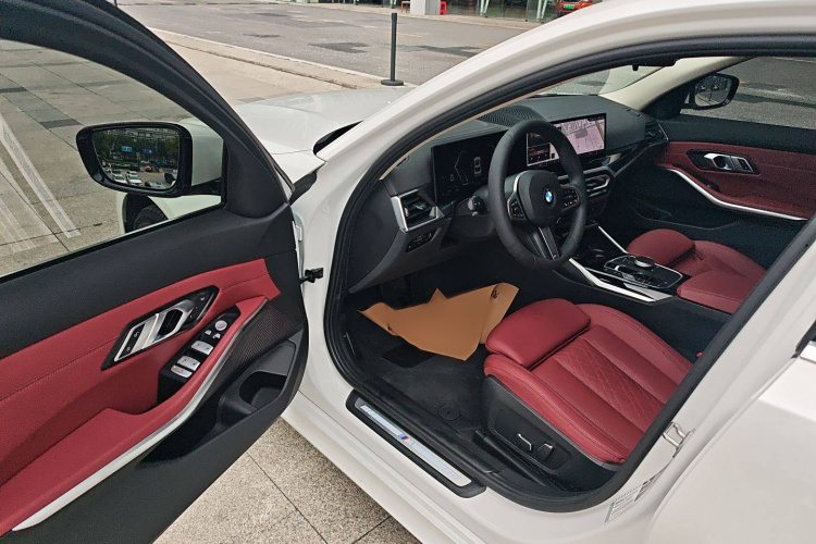 宝马3系 2024款 320Li M运动套装中控内饰7003