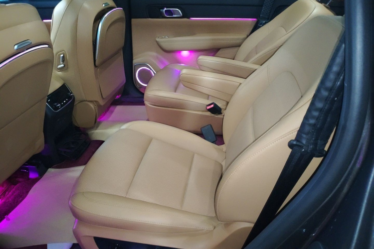 理想汽车 理想ONE 2021款 增程6座版中控内饰21