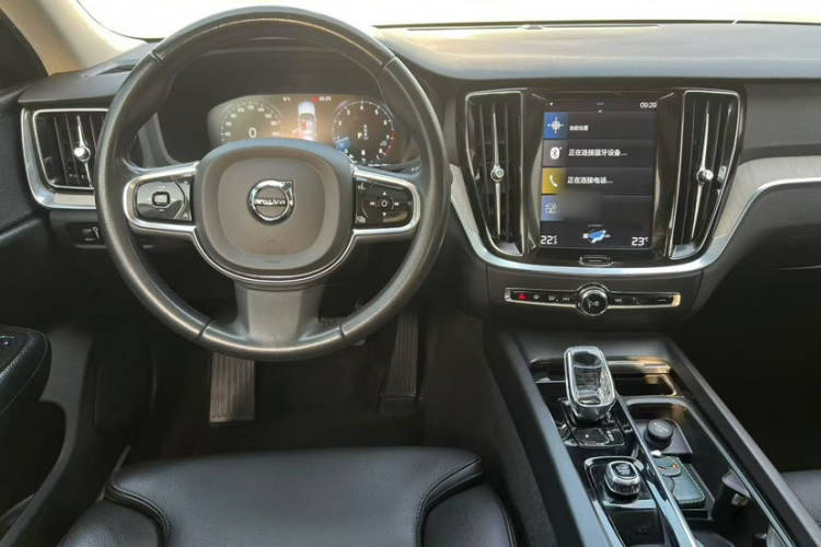 沃尔沃S60 2022款 B4 智远豪华版中控内饰7003