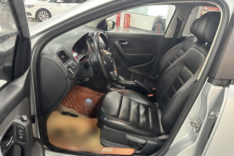 大众 Polo 2011款 1.4L 自动致酷版中控内饰7002