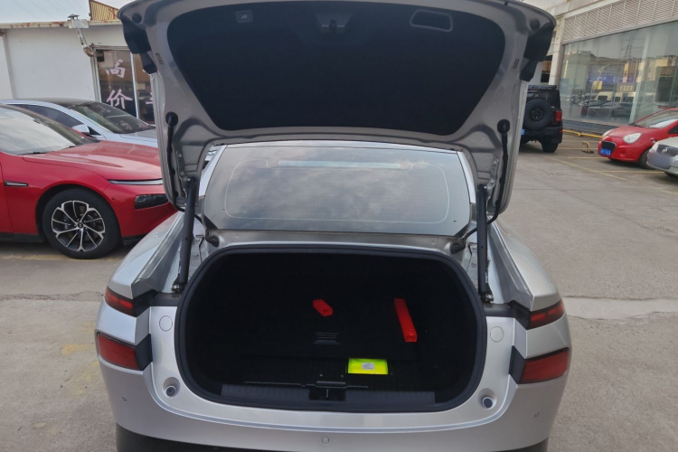 小鹏P7 2023款 P7i 702 Pro局部细节23