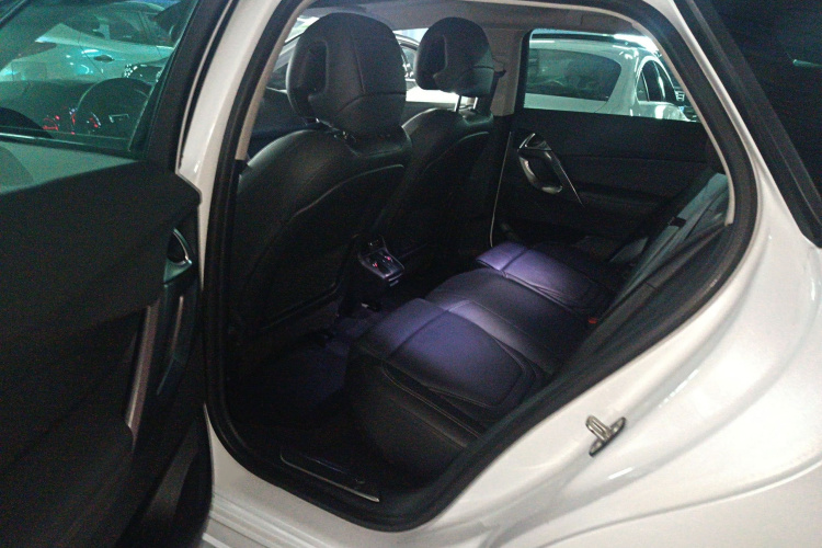 DS 5 2014款 1.6T 豪华版THP160中控内饰7004