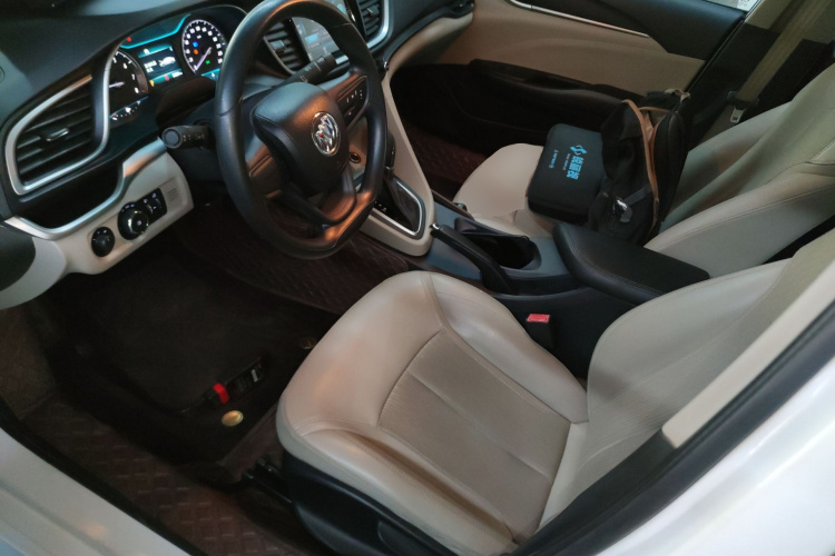 别克 英朗 2016款 18T 双离合精英型局部细节19