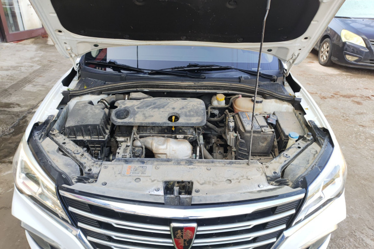 荣威i5 2019款 1.5L 手动4G互联朗豪版机舱底盘24