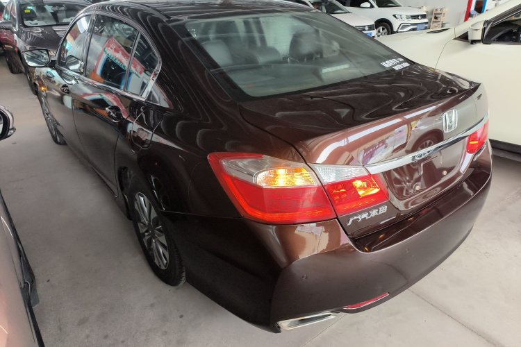 本田 雅阁 2015款 2.0L LX 舒适版车身外观4