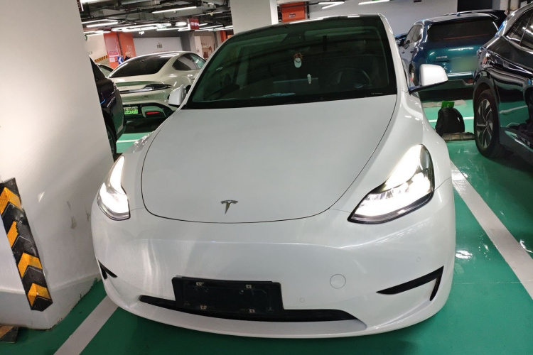 特斯拉 Model Y 2022款 改款 后轮驱动版车身外观2