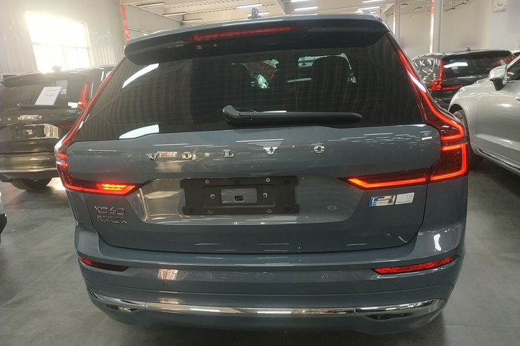 沃尔沃XC60新能源 2022款 T8 插电混动 四驱智远豪华版车身外观6