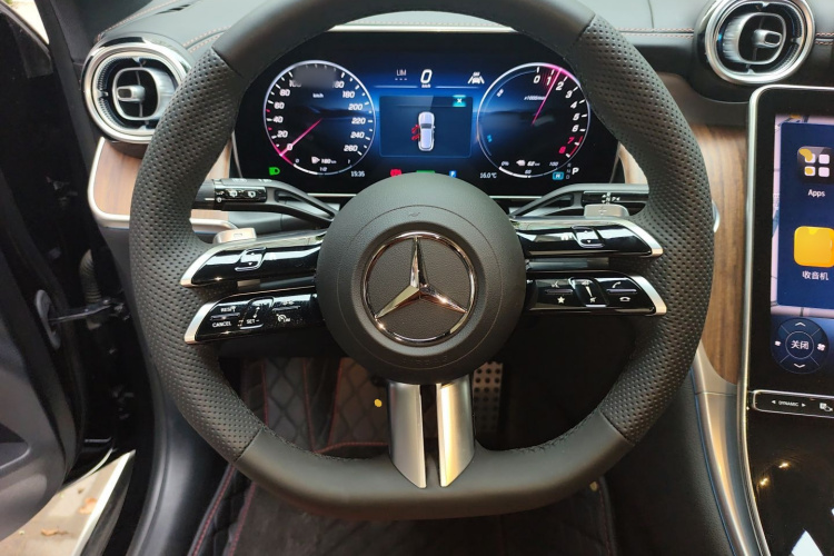 奔驰GLC新能源 2025款 350 e L 4MATIC 典藏版中控内饰13