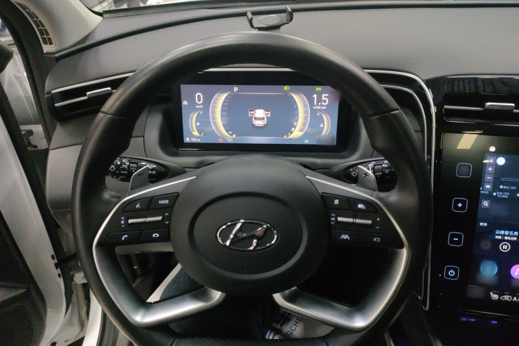 现代 2023款 途胜L 1.5T 自动两驱LUX尊贵版中控内饰13