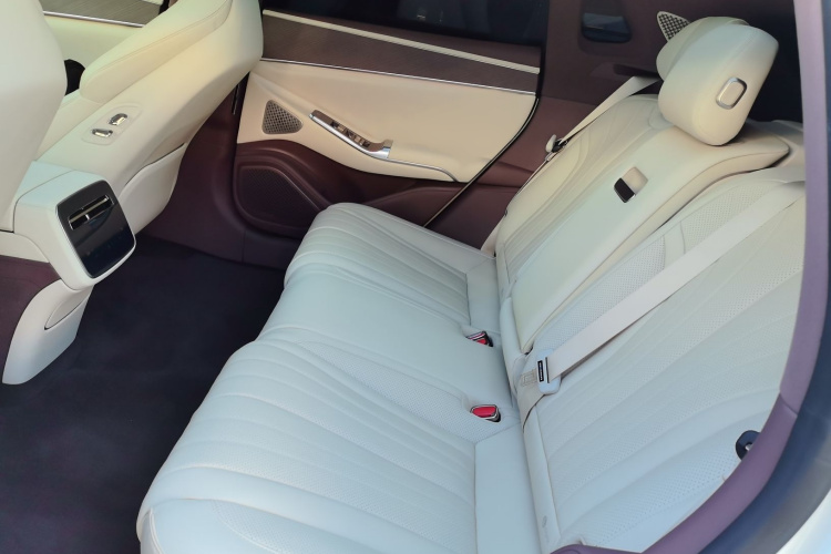 腾势Z9GT 2024款 1100四驱Max版中控内饰7004