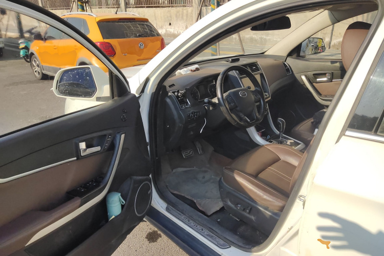 陆风X5 2016款 Plus 2.0T 自动创领版中控内饰20