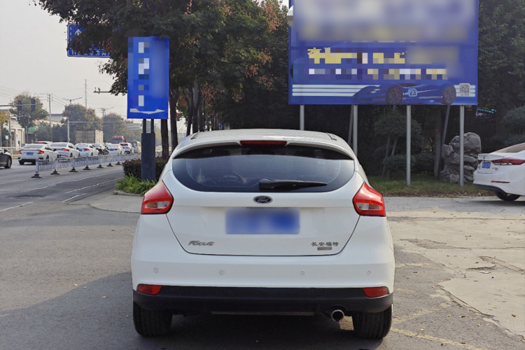 福特 福克斯 2015款 两厢 EcoBoost 180 自动精英型车身外观6002