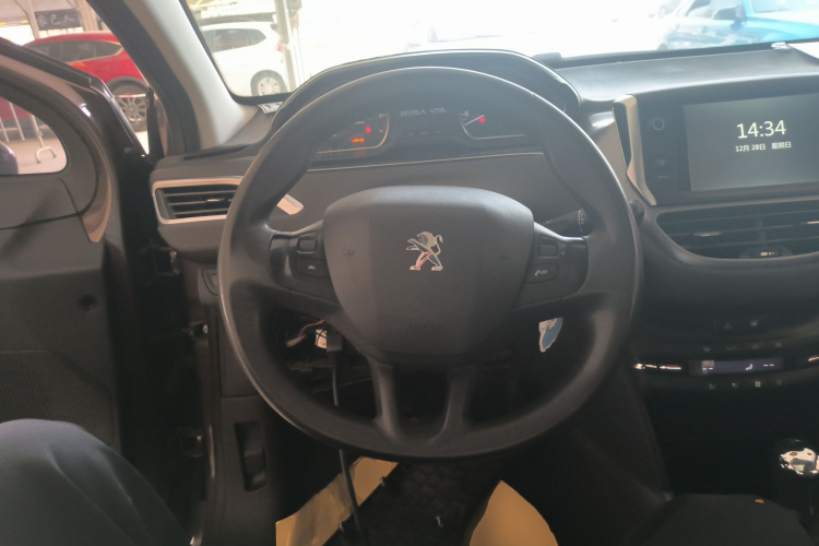 标致2008 2014款 1.6L 自动时尚版中控内饰13