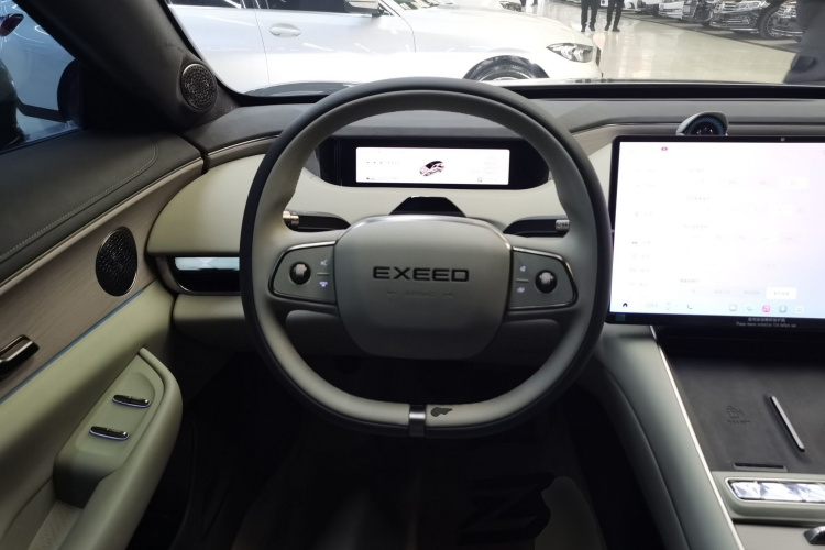 星途 星纪元 ES 2025款 增程 Pro 高速辅助驾驶中控内饰13