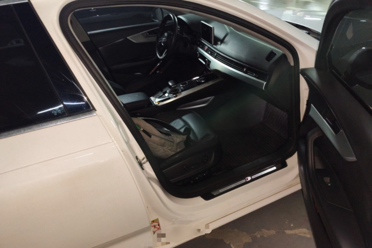 奥迪A4L 2019款 40 TFSI 时尚型 国VI局部细节9005