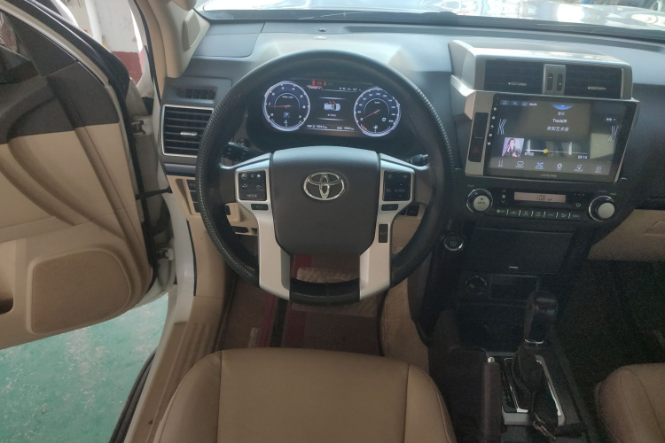 丰田 普拉多 2016款 2.7L 自动标准版局部细节13