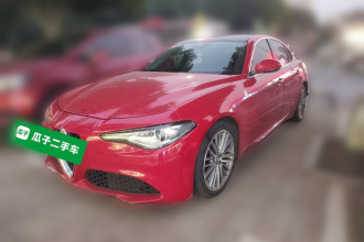 阿尔法·罗密欧 Giulia朱丽叶 2017款 2.0T 200HP 豪华版