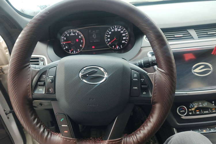 陆风X7 2015款 2.0T 全景尊贵版局部细节13