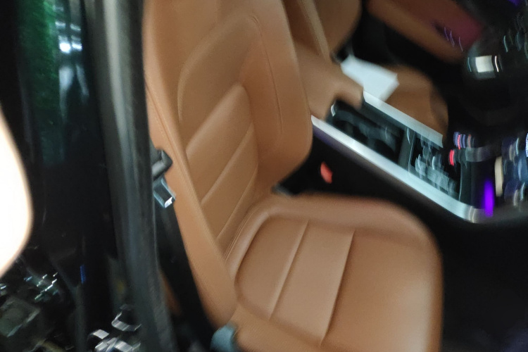 捷豹XEL 2024款 2.0T 250PS R-DYNAMIC S耀黑运动版局部细节41