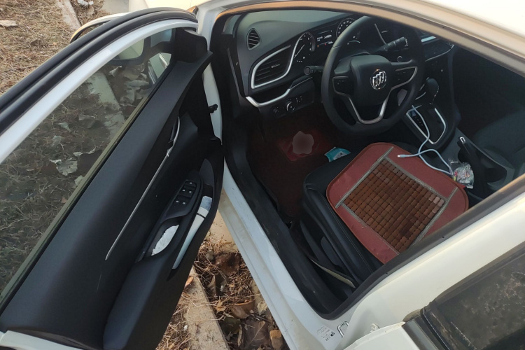 别克 英朗 2021款 改款 典范 1.5L 自动精英型中控内饰20