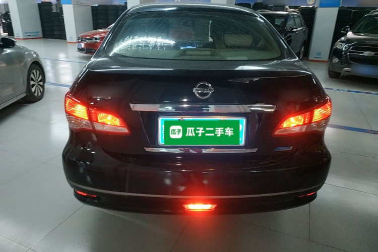 日产 轩逸 2012款 经典 1.6XE 手动舒适版车身外观6