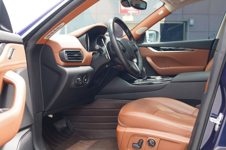 玛莎拉蒂 Levante 2016款 3.0T 标准型中控内饰7005