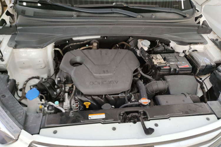 北京现代ix25 2015款 1.6L 自动两驱智能型GLS机舱底盘24