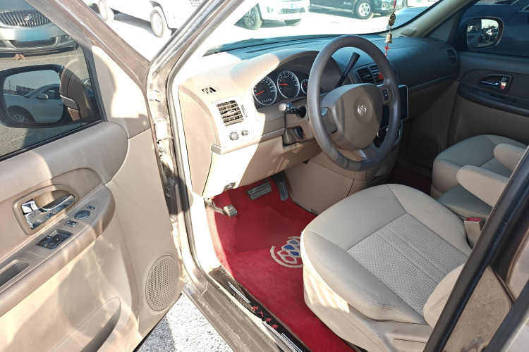 别克GL8 2014款 2.4L 经典版中控内饰20