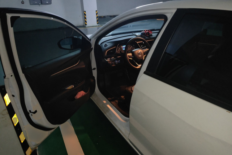 别克 英朗 2021款 改款 典范 1.5L 自动精英型中控内饰20