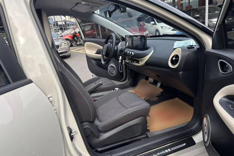 五菱汽车 五菱缤果 2024款 203km 轻享款中控内饰7009