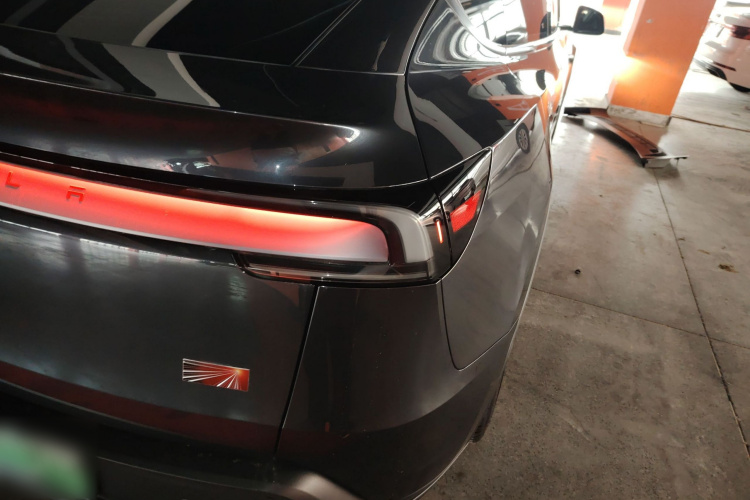 特斯拉 Model Y 2025款 长续航全轮驱动 首发版车身外观6001