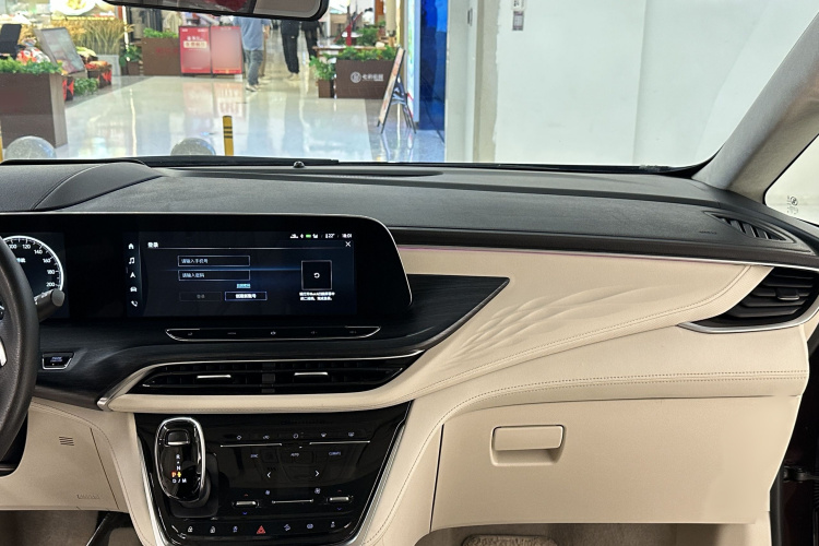 别克GL8 2020款 Avenir艾维亚 六座贤礼版中控内饰7009