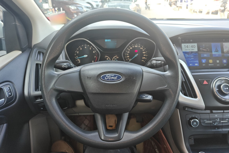 福特 福克斯 2018款 三厢经典 1.6L 自动舒适型智行版中控内饰13