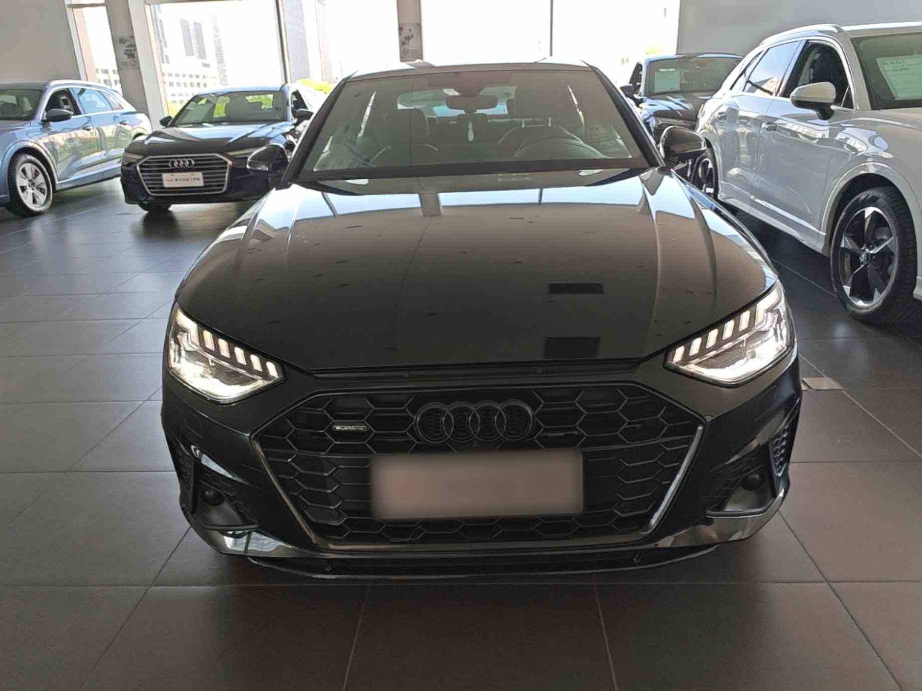 奥迪A4L 2023款 45 TFSI quattro 臻选动感型(1)