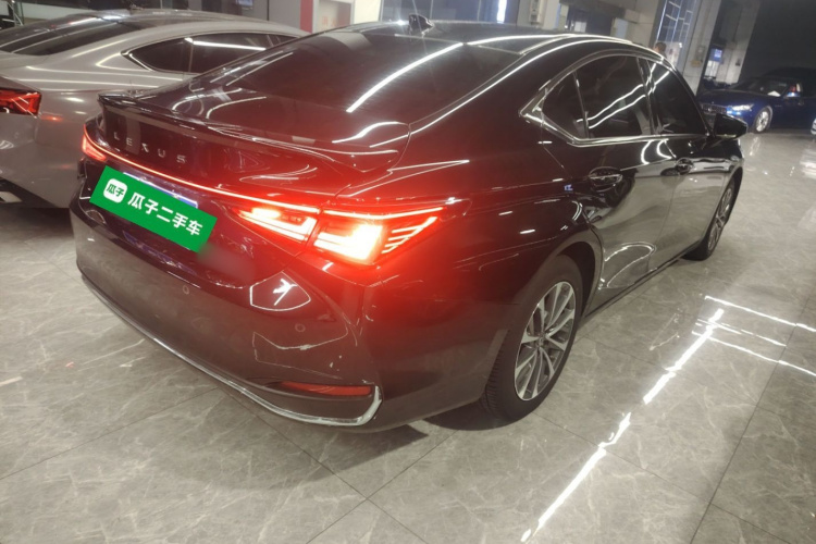 雷克萨斯ES 2025款 300h 臻享版车身外观6005
