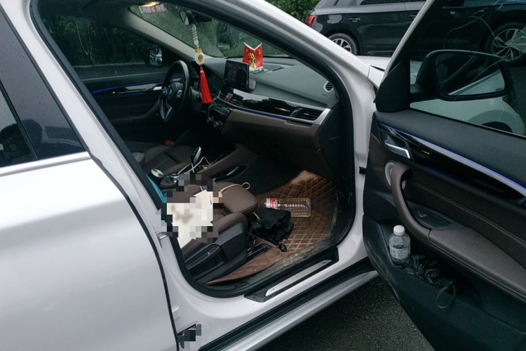 宝马X1 2021款 改款 sDrive20Li 尊享型局部细节9005