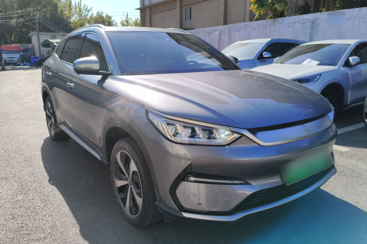 比亚迪 宋PLUS新能源 2021款 EV 旗舰型车身外观3