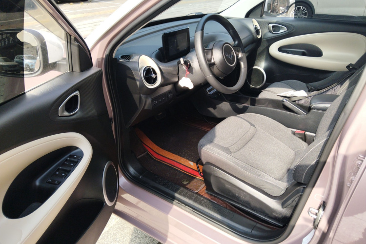 五菱汽车 五菱缤果 2023款 203km 轻享款中控内饰20