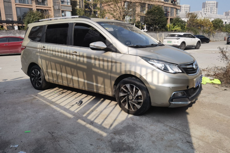 长安凯程 长安欧尚A600 2016款 1.5L 手动豪华型7座车身外观6003