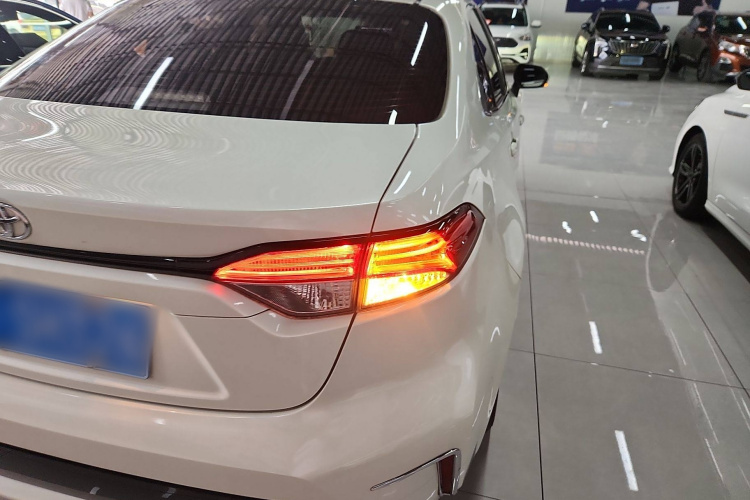 丰田 雷凌 2019款 185T CVT豪华版 国VI车身外观6006