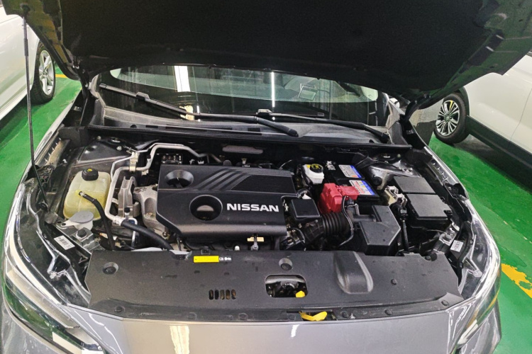 日产 轩逸 2021款 1.6L XL CVT智享版机舱底盘24