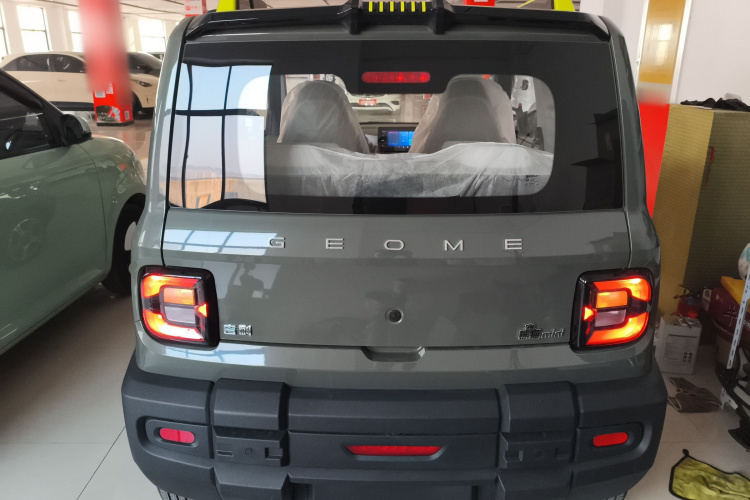 吉利银河 2025款 210km 熊猫骑士车身外观6