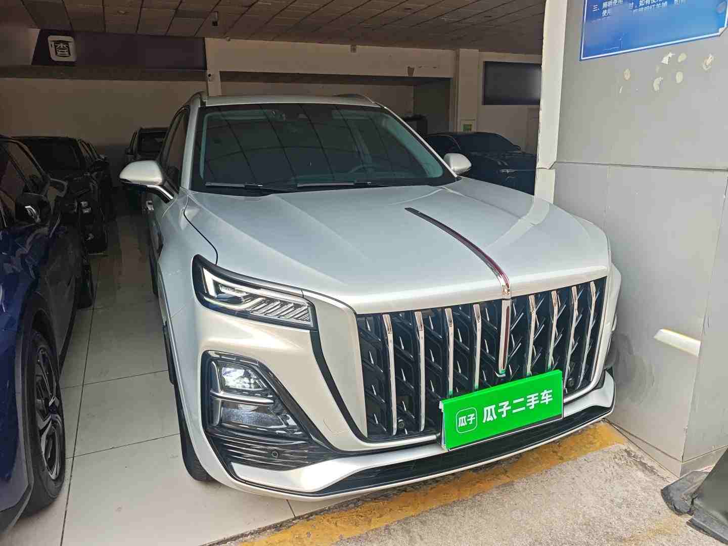 车辆右前45度外观展示