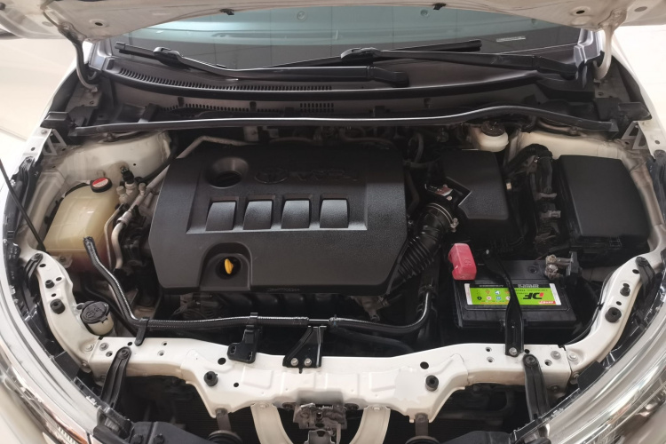 丰田 卡罗拉 2014款 1.6L CVT GL-i机舱底盘24