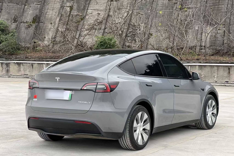 特斯拉 Model Y 2022款 后轮驱动版车身外观6006