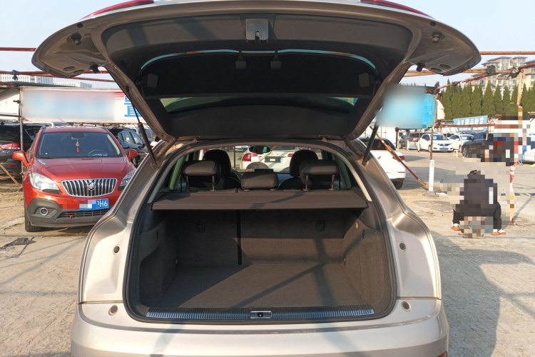 奥迪Q3 2015款 30 TFSI 进取型机舱底盘23