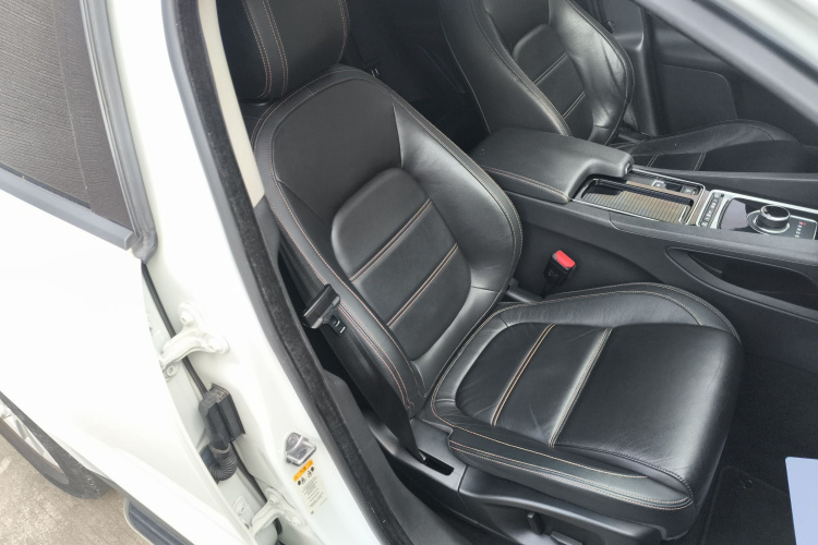 捷豹F-PACE 2018款 2.0T 两驱都市尊享版局部细节41