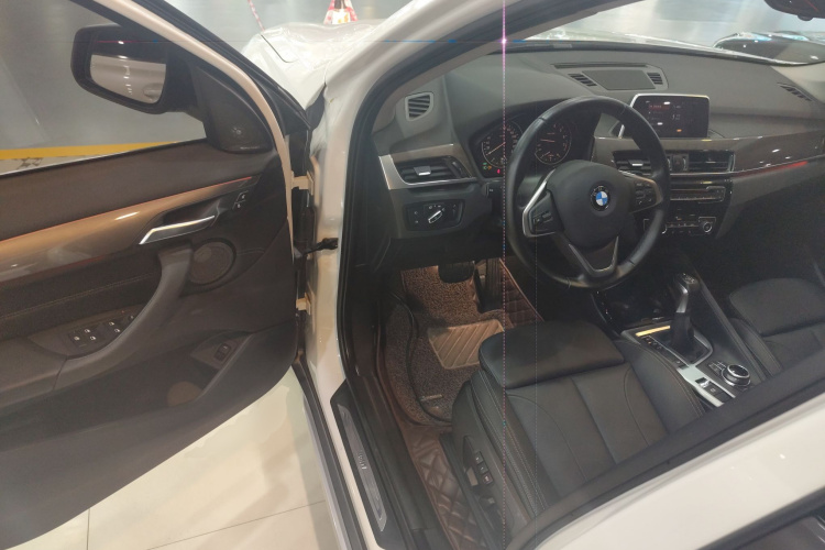 宝马X1 2018款 xDrive20Li 尊享型中控内饰20